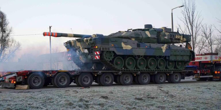 Új Leopard tankok érkeztek Tatára