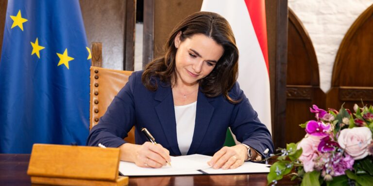 Lemondatnák a köztársasági elnököt, megdőlt a melegrekord. Híradó