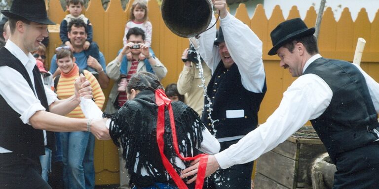 Miért locsolkodunk húsvéthétfőn?