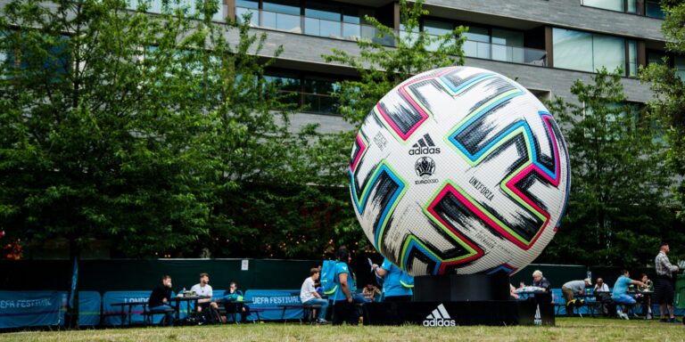 Budapestre jön a BL-döntő, még mindig vitáznak a vitáról – híradó
