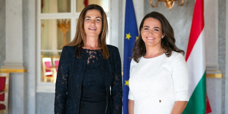 Egy bicskei áldozat szerint szégyen Varga Judit visszatérése, találkozik Orbán és Trump – híradó