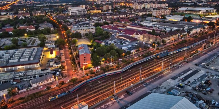 Összerogyott a MÁV, verekedés volt az M3-as autópályán – híradó