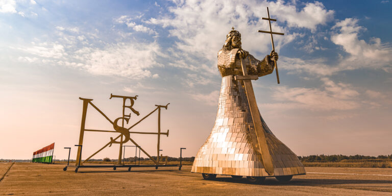 Mit is ünneplünk ma?