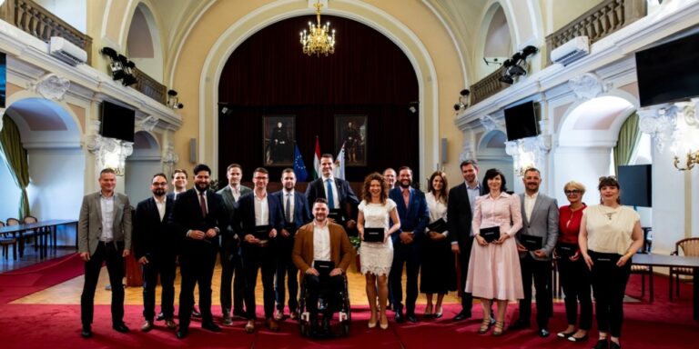 Megkezdik a munkát az új önkormányzatok