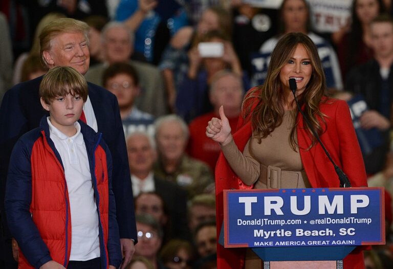 Nyomoz a rendőrség Melania Trump szobrának eltűnése ügyében