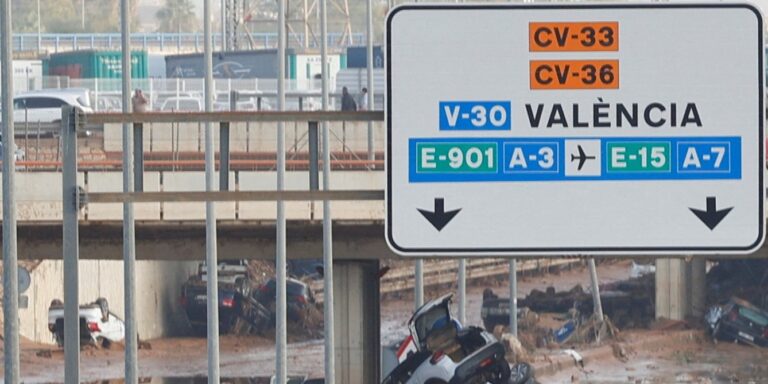 Árvíz pusztított Spanyolországban, a Terminátor Kamala Harrisre szavaz – híradó