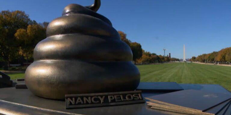 Jön az óraátállítás, Washingtonban felbukkant egy kakaszobor – híradó