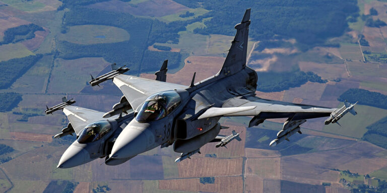 Gyakorlatoznak a Gripenek, dörögni fog az ég