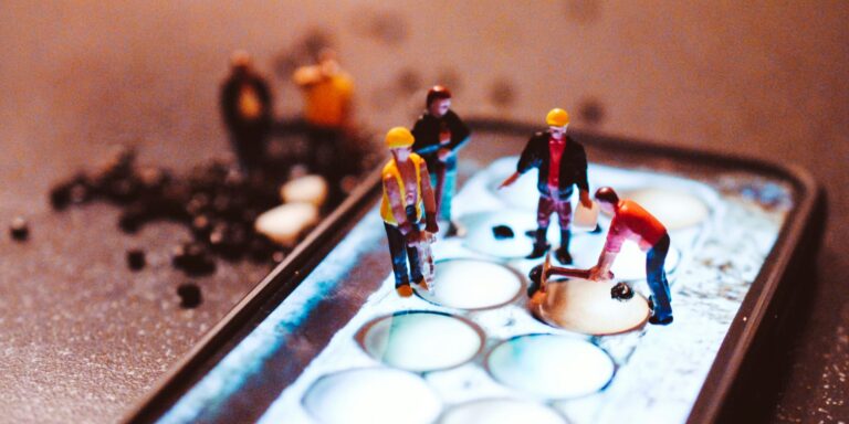 Rottyon a magyar gazdaság, újabb viták az oroszokról – híradó