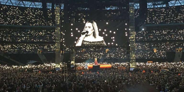 Egy brazil bíró szerint Adele lopta az egyik slágerét