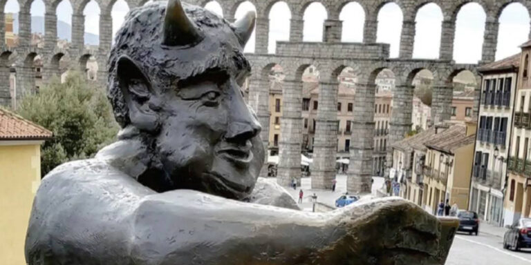 A hét műtárgya: a szelfiző ördög