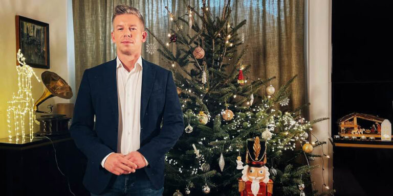 Magyar Péter mond újévi köszöntőt az elnök helyett