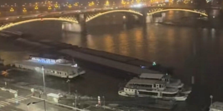 Hajóbaleset történt Budapesten