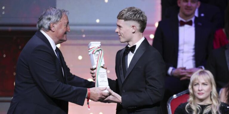 Bárki lehet vonat, ha elég gyorsan gyalogol, Csoboth Keviné az év sportpillanata – híradó