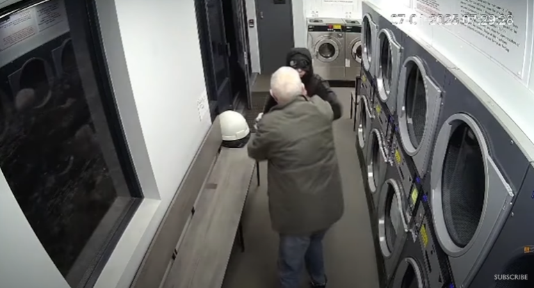 Videón, ahogy egy 84 éves férfi visszaveri egy rabló támadását