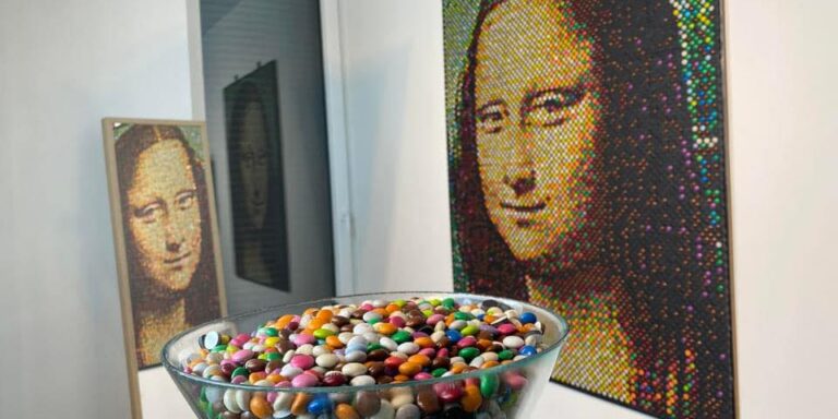 Ehető képekből nyílt kiállítás Budapesten