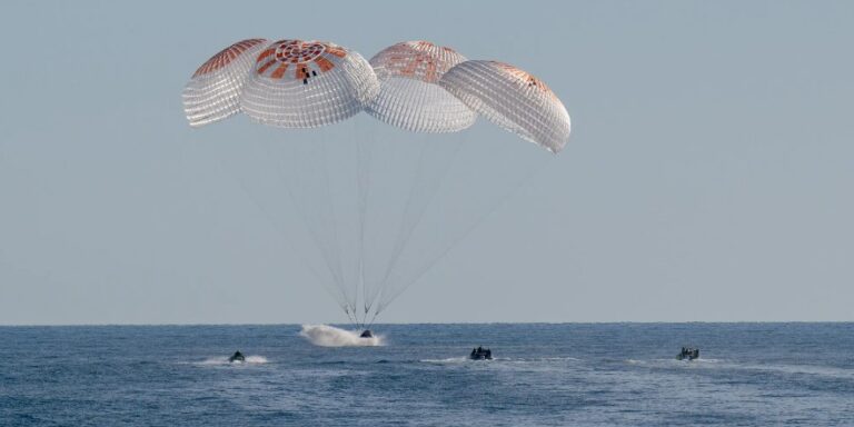 Földet értek a NASA űrhajótöröttei