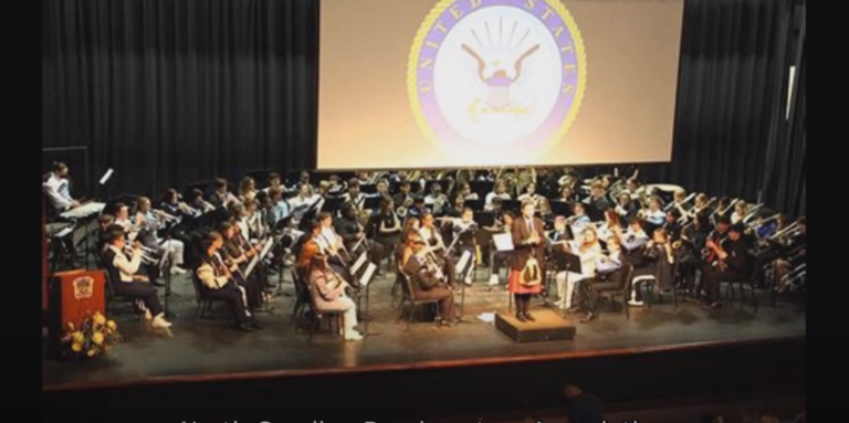 Száguld a neten egy felvétel, amelyen iskolás zenekar fontos hírt kap