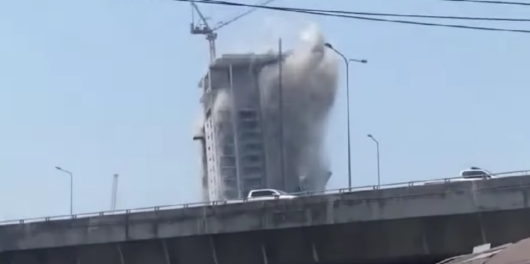 Min múlik, hogy egy épület összeomlik-e egy földrengésben?