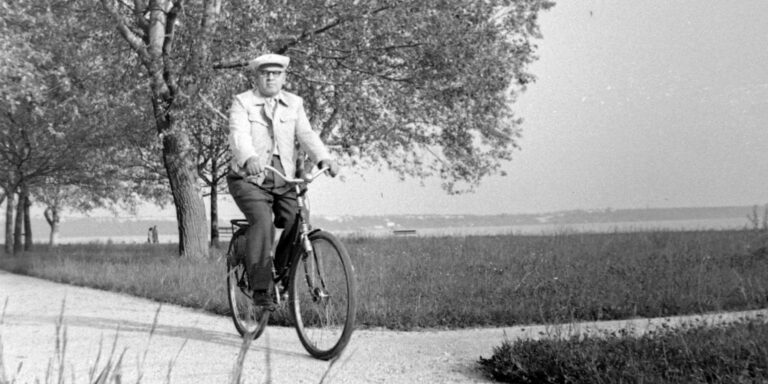 Balatonalmádi, 1955 nyara. Fortepan / Szent-tamási Mihály)