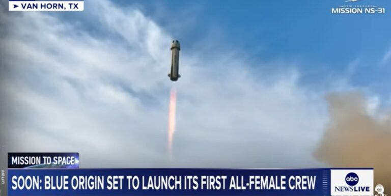 Megint átírták az alaptörvényt, Katy Perryt kilőtték az űrbe – híradó