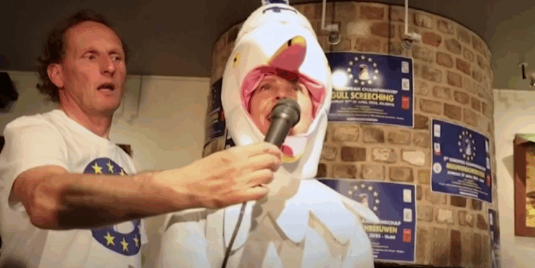 Egy 10 éves brit fiú nyerte meg a sirályutánzó versenyt