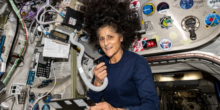 Mit ettek és mit csináltak az űrből visszatérő NASA-űrhajósok?