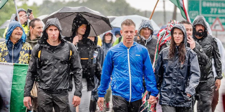 Magyar Péter átlépte a román határt