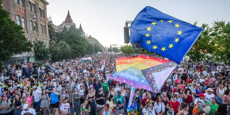 Orbán Viktornak „mesterterve” van, egy frissdiplomás orvosnak pedig bátorsága – híradó