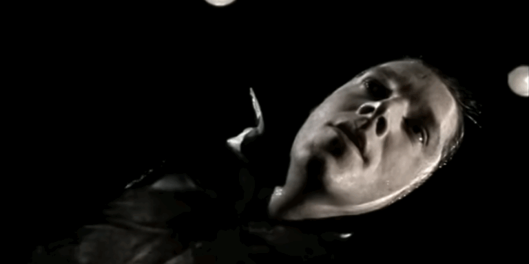 Fény derült a nyolcadikosoknak osztogatott daloskönyv tartalmára