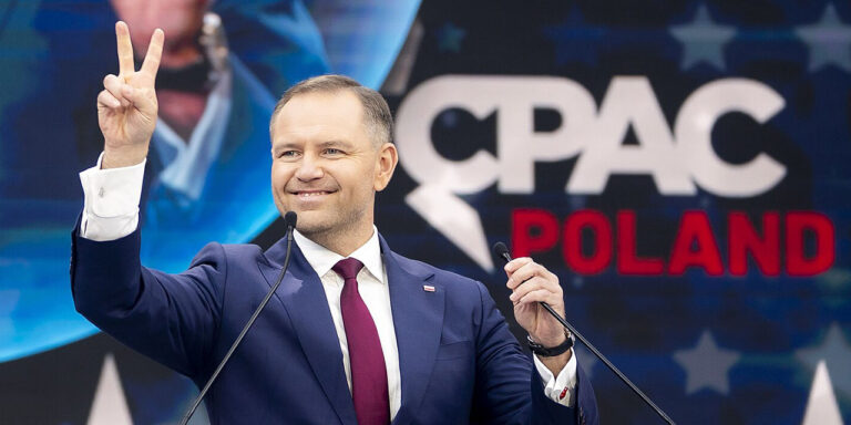 Jobboldali elnököt választott Lengyelország