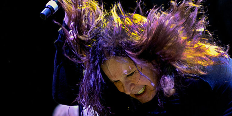 Meghalt a metál legendája, macskáknak is kell lépcső – híradó