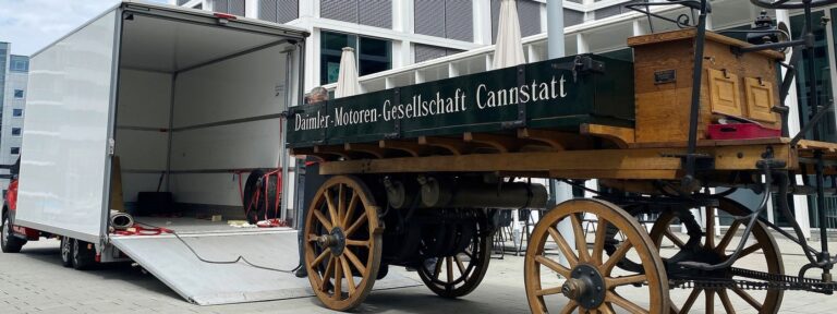 130 éves a világ legrégebbi teherautója, most megpróbálják beindítani