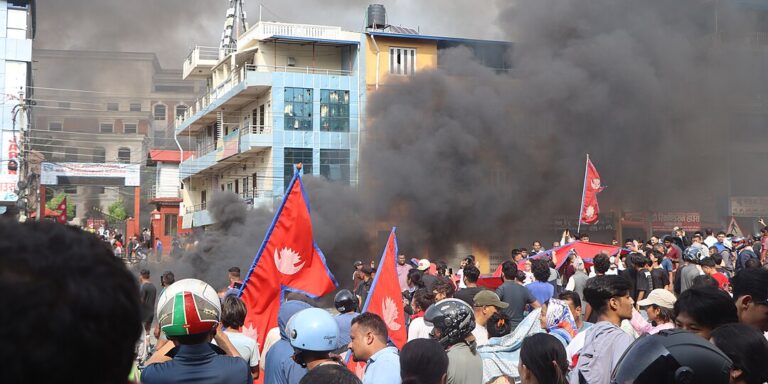 Napok alatt döntötték meg a kormányt a fiatalok Nepálban