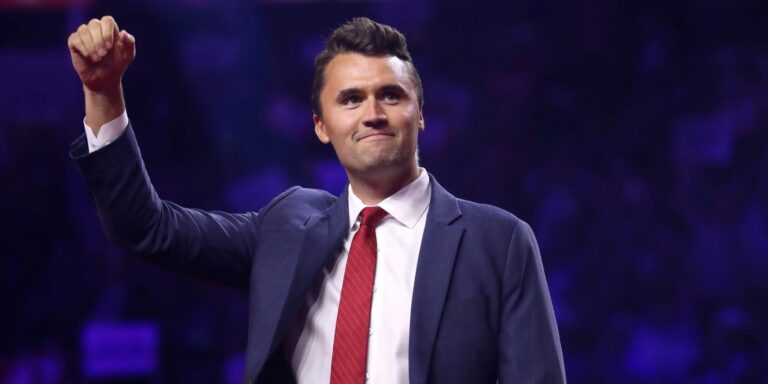 Felbolydult Amerika, lelőtték Trump egyik legismertebb támogatóját