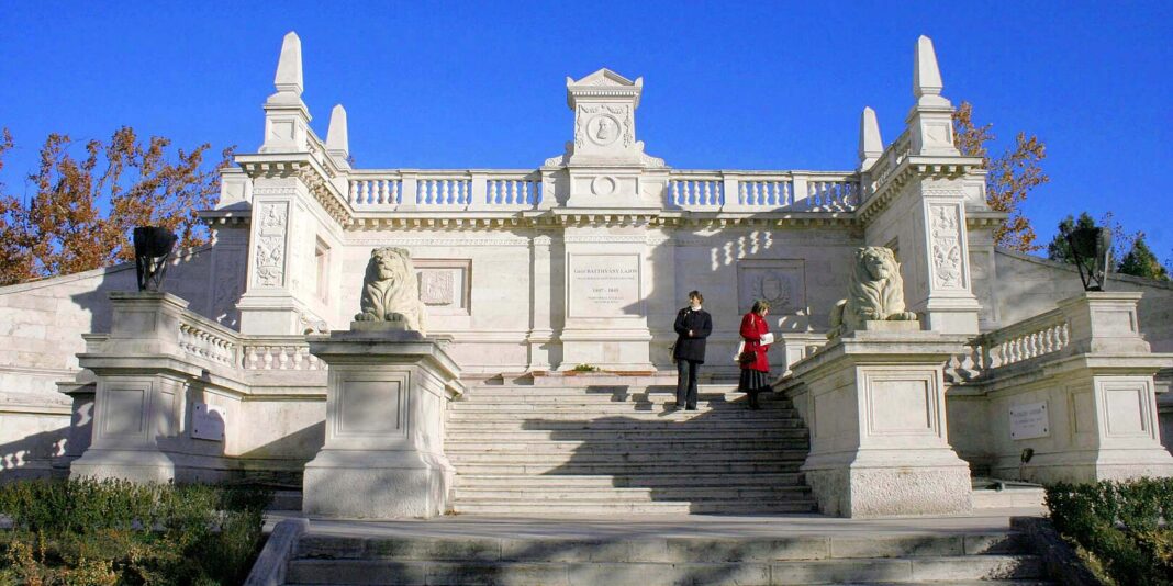 1620px-Batthyány_mausoleum,_Budapest