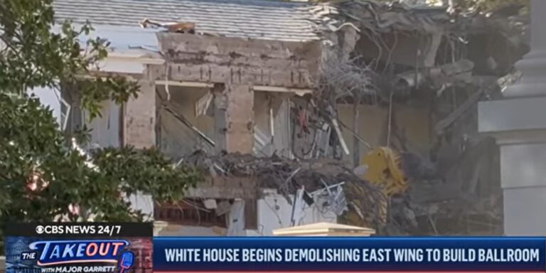 Donald Trump félig ledózeroltatta a Fehér Házat
