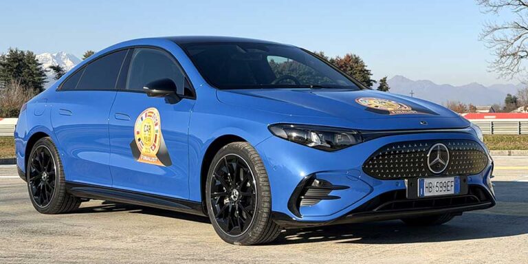 Egy Mercedes lett az Év Autója