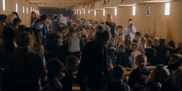 Milyen lehet háborúban iskolába járni?