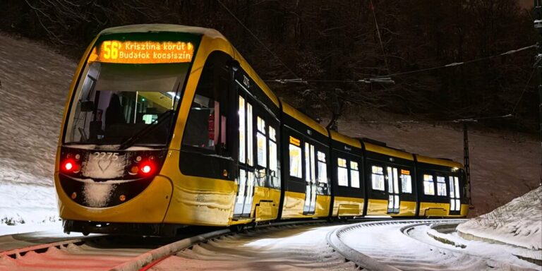 Munkába állt a századik CAF villamos Budapesten