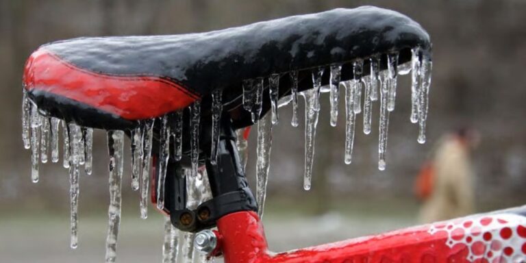 Ónos eső, befagyott Balaton, furcsa turistariasztó – híradó