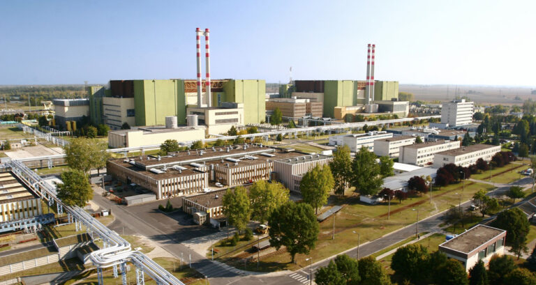 44 év után először teljesen leállítják a Paksi Atomerőművet, belehúzott a hőség – híradó