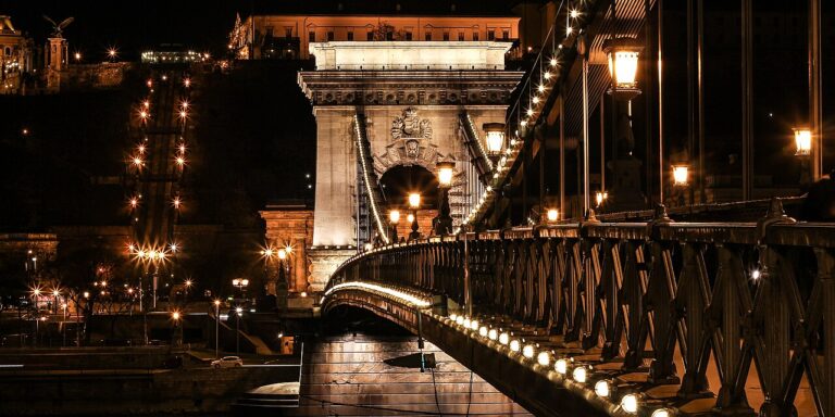 A világ legszebb hídjai közé válogatták a Lánchidat