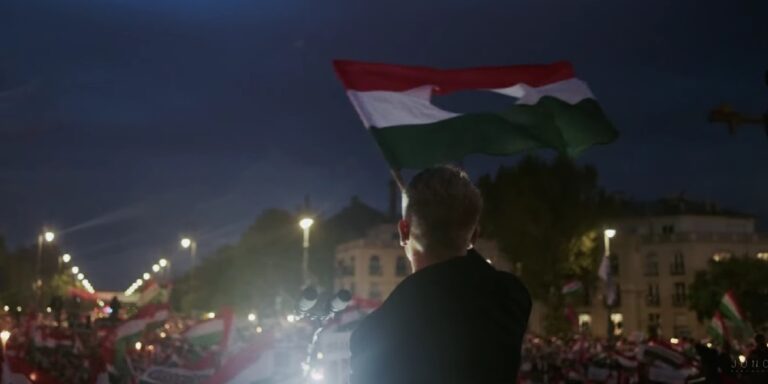 Jön a Magyar Péter-mozifilm, még küzd a Kutyapárt – híradó