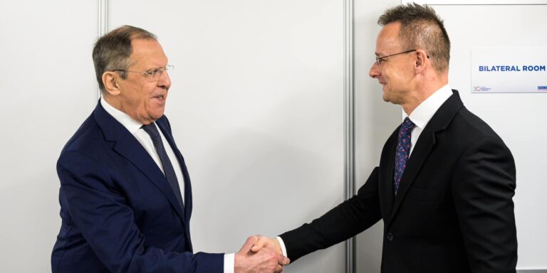 Szijjártó Péter mindig Szergej Lavrov rendelkezésére áll, újabb visszalépés jöhet – híradó