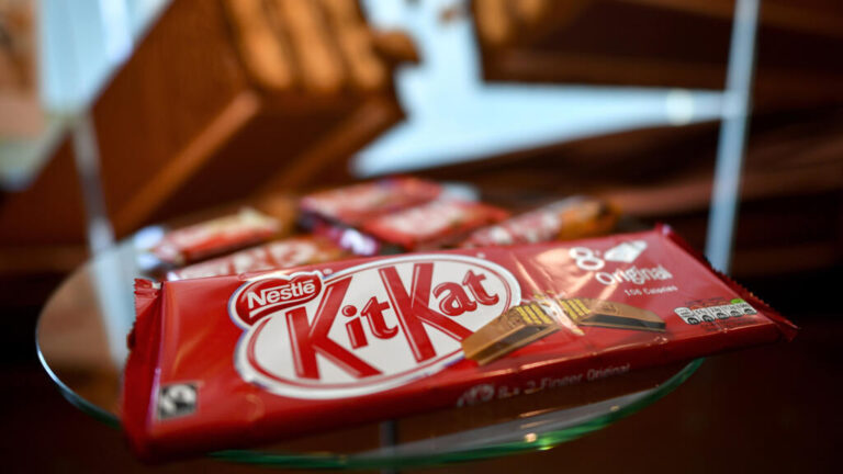 Elloptak egy kamion KitKat csokit