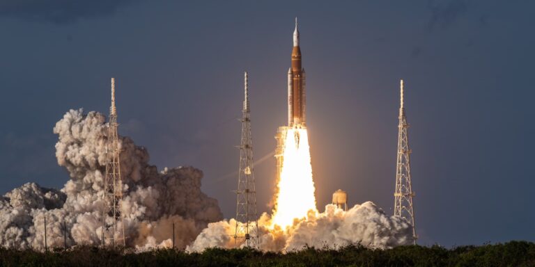 A Kutyapárt több helyen visszalép a Fidesz leváltásáért, elindult a Hold felé az Orion – híradó