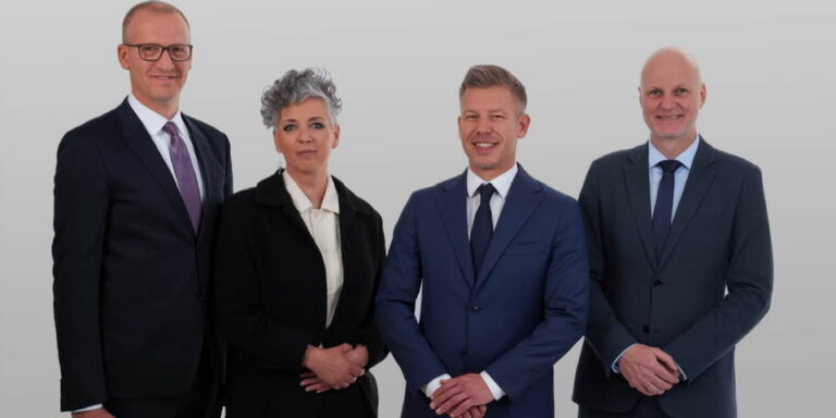 Orbán Viktor felajánlotta a lemondását, kiderült két új miniszter neve – híradó
