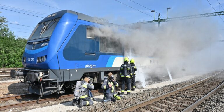 Kiégett egy mozdony Kelenföldön, a vasút még nem gyógyult meg