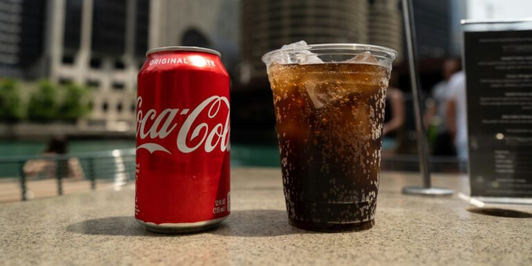 Egy pici újsághirdetéssel kezdte, világmárka lett a Coca-Cola